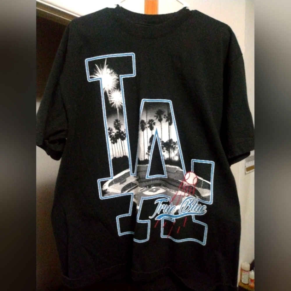 Shaka Wear LA shirt XL